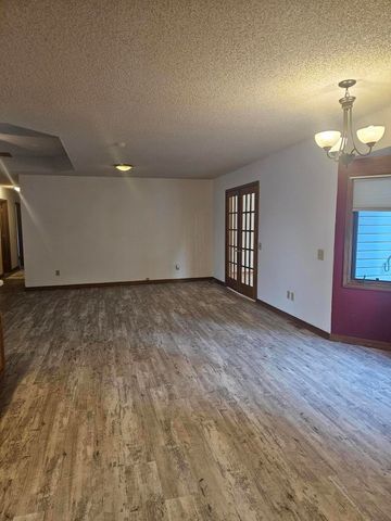 2306 W Auburn Street, Bolivar, MO 65613