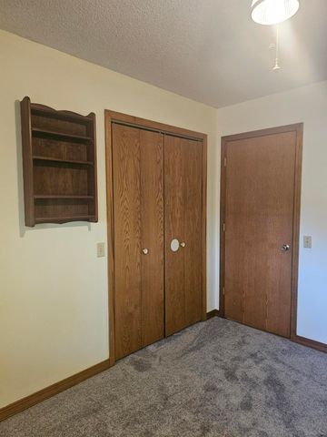 2306 W Auburn Street, Bolivar, MO 65613