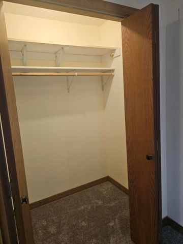 2306 W Auburn Street, Bolivar, MO 65613