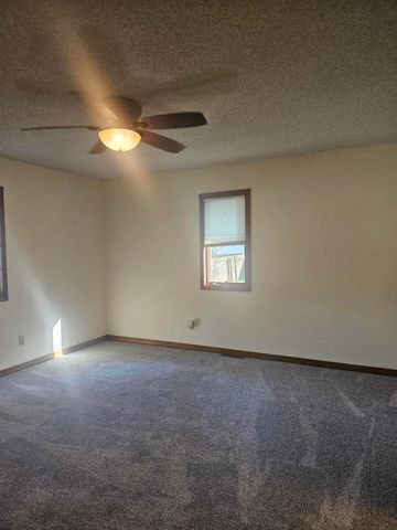 2306 W Auburn Street, Bolivar, MO 65613