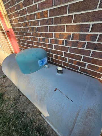 2306 W Auburn Street, Bolivar, MO 65613