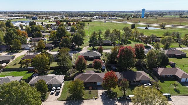 2306 W Auburn Street, Bolivar, MO 65613