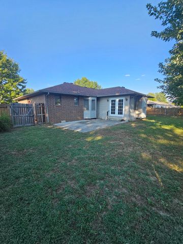 2306 W Auburn Street, Bolivar, MO 65613