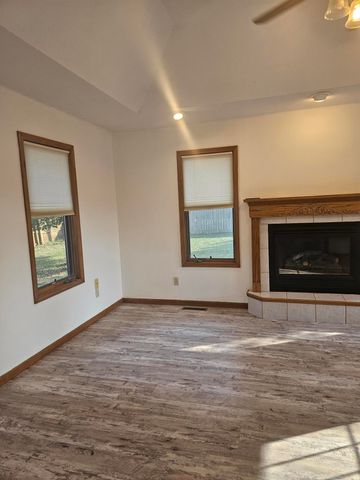 2306 W Auburn Street, Bolivar, MO 65613