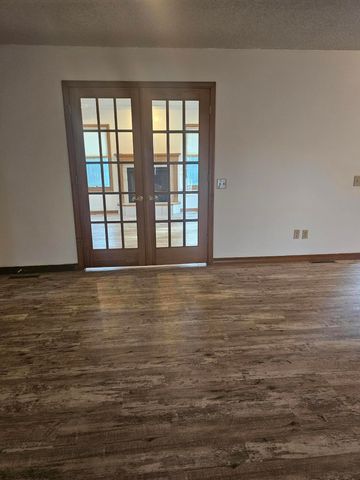 2306 W Auburn Street, Bolivar, MO 65613