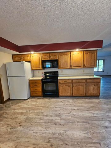 2306 W Auburn Street, Bolivar, MO 65613