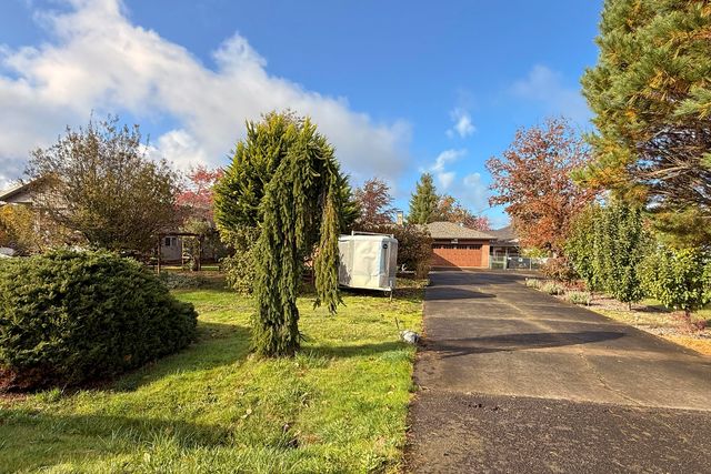 571 NW Wade Street NW, Estacada, OR 97023