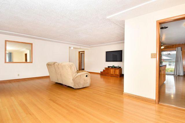 571 NW Wade Street NW, Estacada, OR 97023