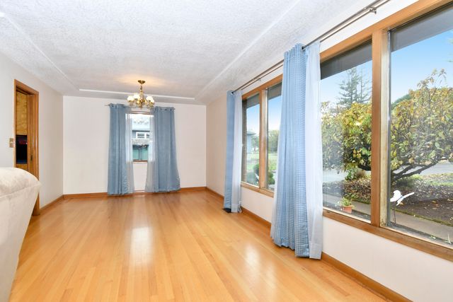 571 NW Wade Street NW, Estacada, OR 97023