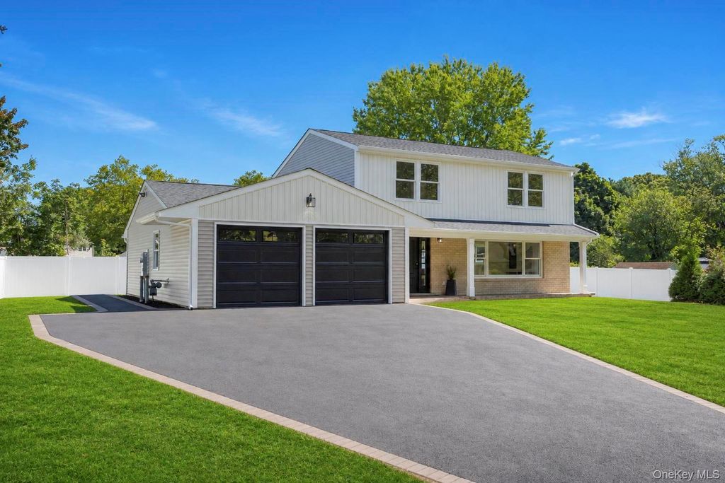 25 Crater Lake Drive, Coram, NY 11727 — photo 2