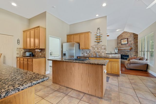 327 Lakeside Drive, Shady Shores, TX 76208