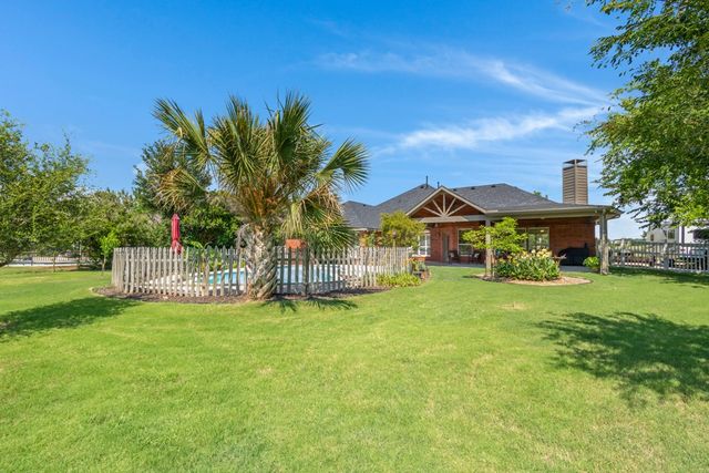 327 Lakeside Drive, Shady Shores, TX 76208
