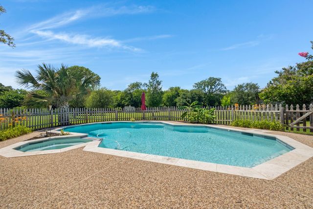 327 Lakeside Drive, Shady Shores, TX 76208