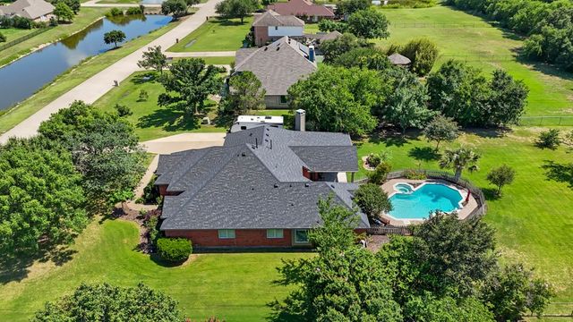 327 Lakeside Drive, Shady Shores, TX 76208