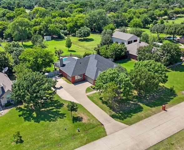 327 Lakeside Drive, Shady Shores, TX 76208