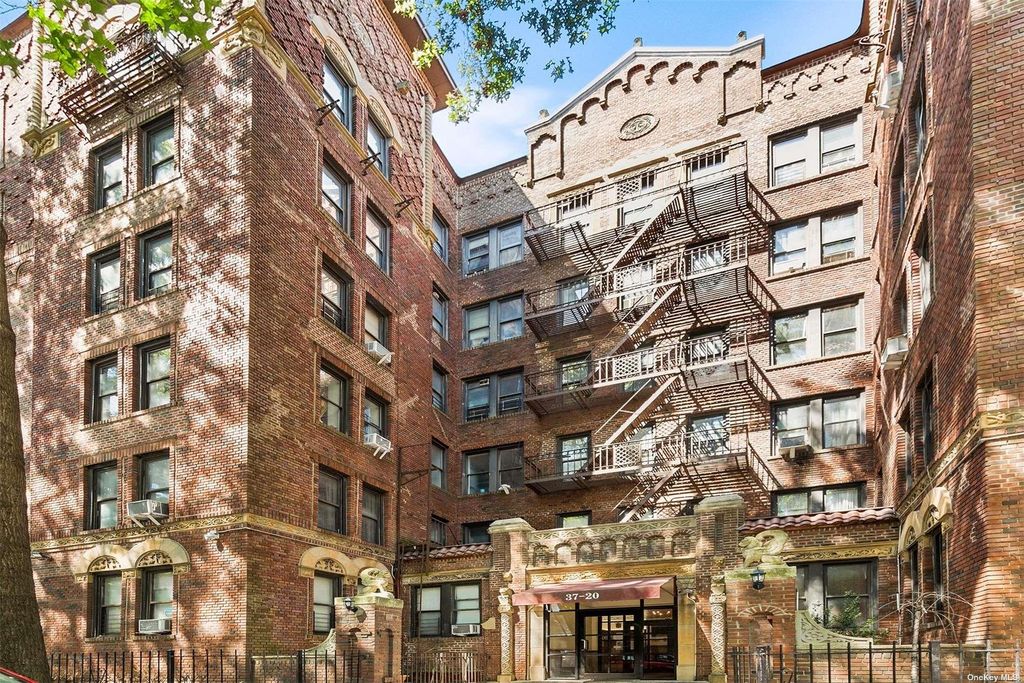 37-20 81st Street 1F, Jackson Heights, NY 11372