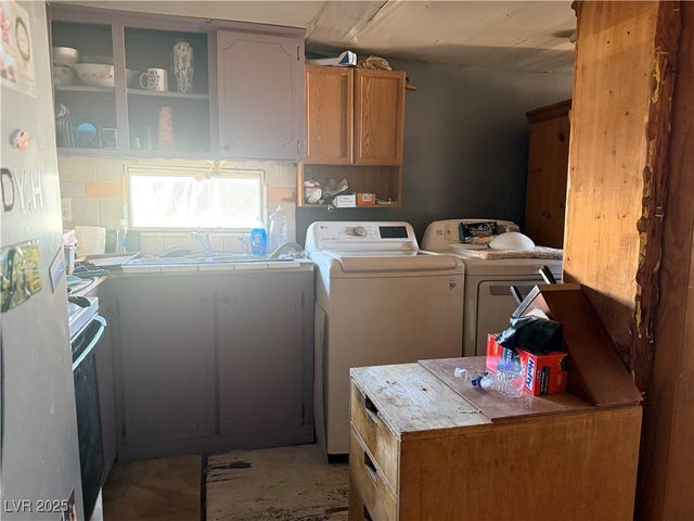 1081 South Comstock Circle, Pahrump, NV 89048