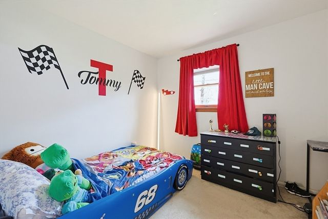 39 Marion St, Holbrook, MA 02343