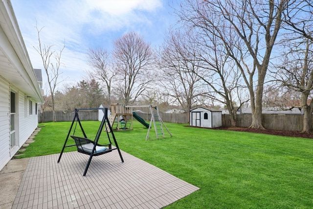 39 Marion St, Holbrook, MA 02343