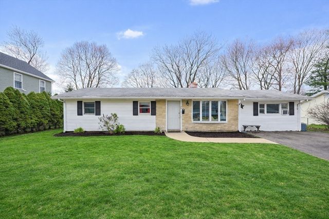 39 Marion St, Holbrook, MA 02343