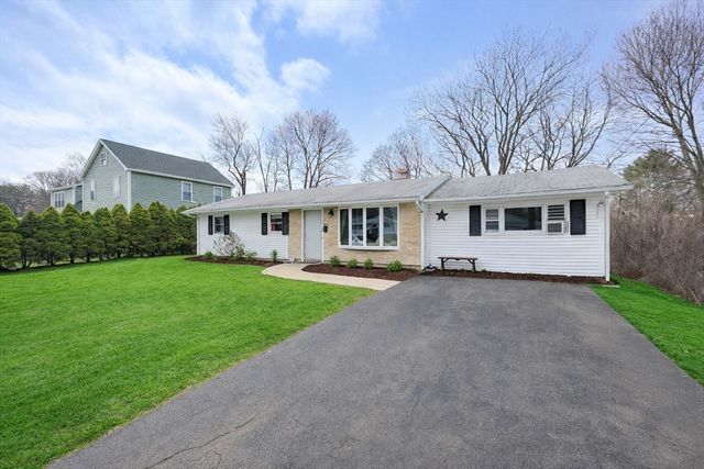 39 Marion St, Holbrook, MA 02343