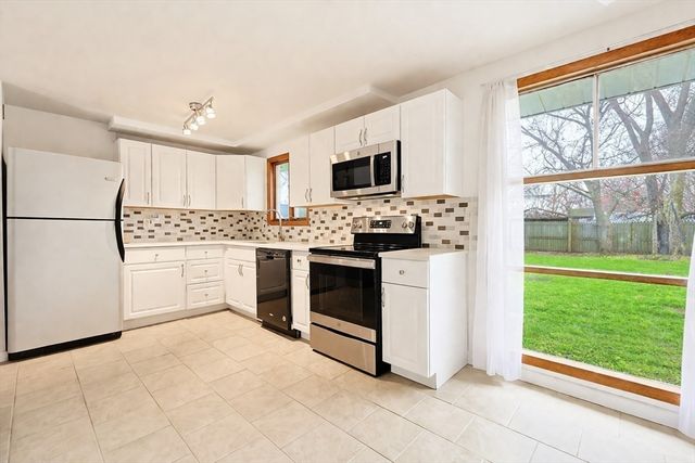 39 Marion St, Holbrook, MA 02343