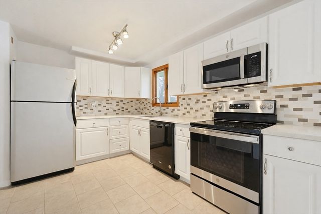 39 Marion St, Holbrook, MA 02343