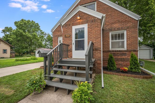 811 South Avenue, North Mankato, MN 56003