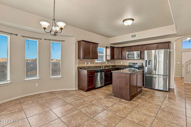 14231 N POINT Avenue, El Paso, TX 79938