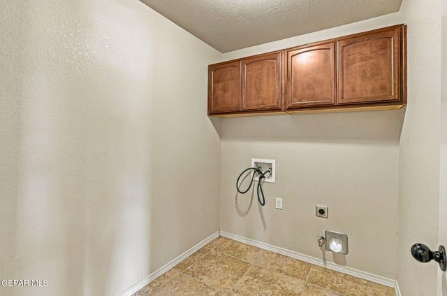 14231 N POINT Avenue, El Paso, TX 79938