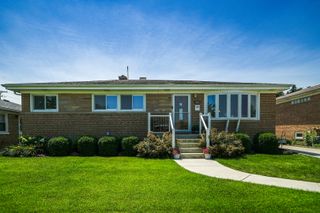 7005 W Sunnyside Avenue, Norridge, IL 60706
