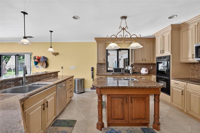 6255 SW 120th St, Pinecrest, FL 33156