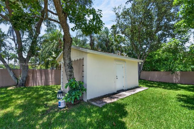 6255 SW 120th St, Pinecrest, FL 33156