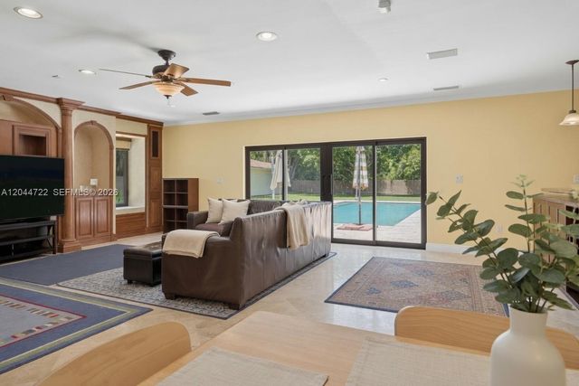 6255 SW 120th St, Pinecrest, FL 33156