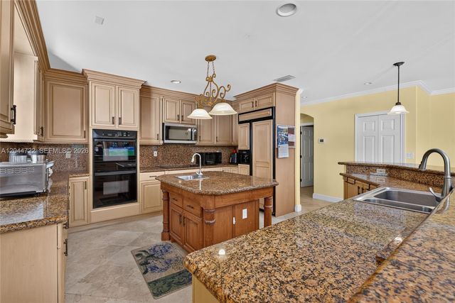 6255 SW 120th St, Pinecrest, FL 33156