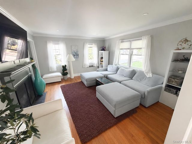 215 Seventh Avenue, Pelham, NY 10803