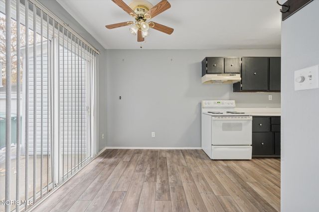 3716 Lakepointe Drive, Northwood, OH 43619