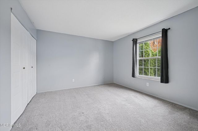 3716 Lakepointe Drive, Northwood, OH 43619
