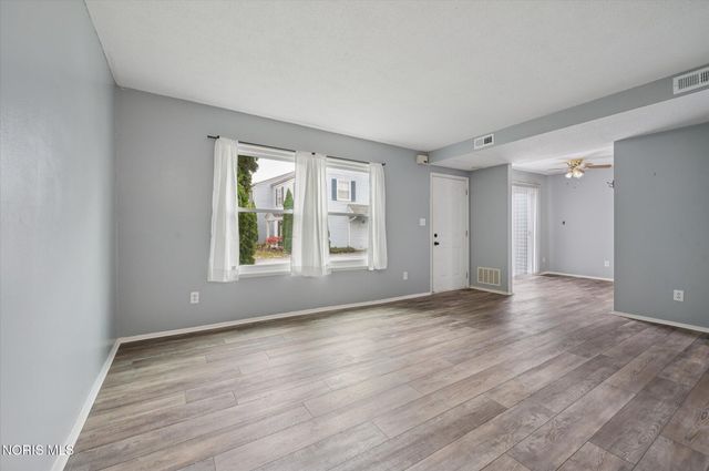 3716 Lakepointe Drive, Northwood, OH 43619