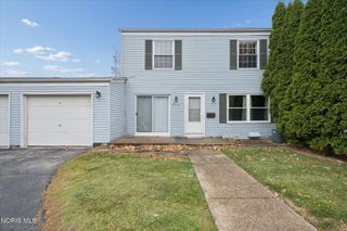 3716 Lakepointe Drive, Northwood, OH 43619