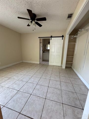 4400 Mundy Ln, Pace, FL 32571