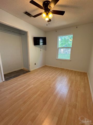 4400 Mundy Ln, Pace, FL 32571