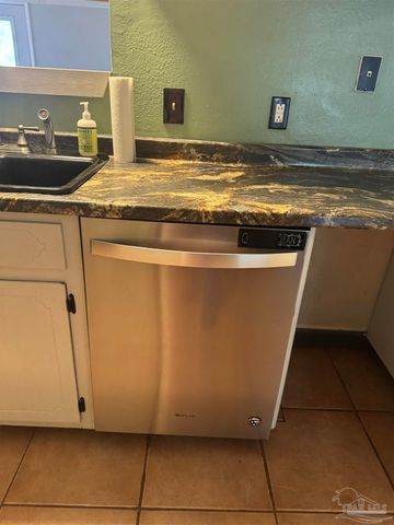 4400 Mundy Ln, Pace, FL 32571