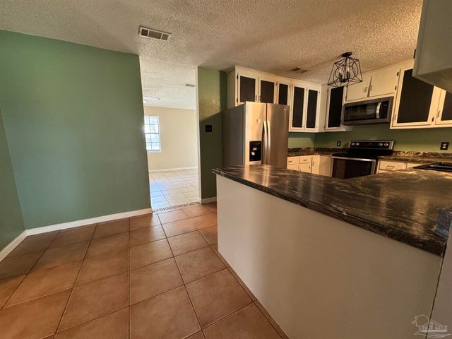 4400 Mundy Ln, Pace, FL 32571