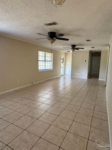 4400 Mundy Ln, Pace, FL 32571