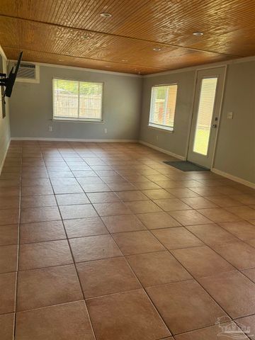 4400 Mundy Ln, Pace, FL 32571