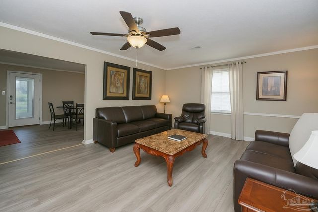 4349 Lindsey Ln, Pace, FL 32571