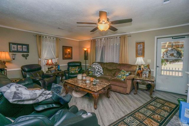 4349 Lindsey Ln, Pace, FL 32571