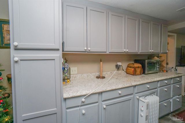 4349 Lindsey Ln, Pace, FL 32571