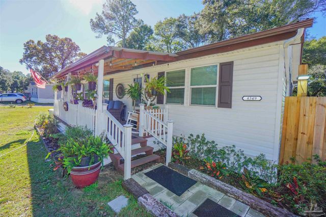 4349 Lindsey Ln, Pace, FL 32571